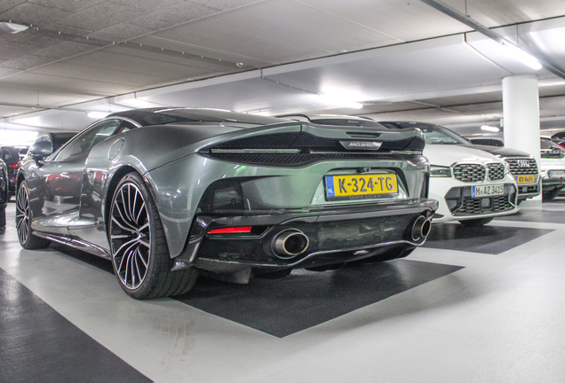 McLaren GT
