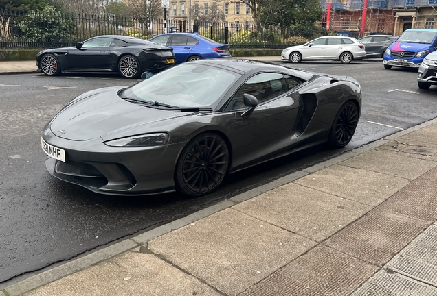 McLaren GT