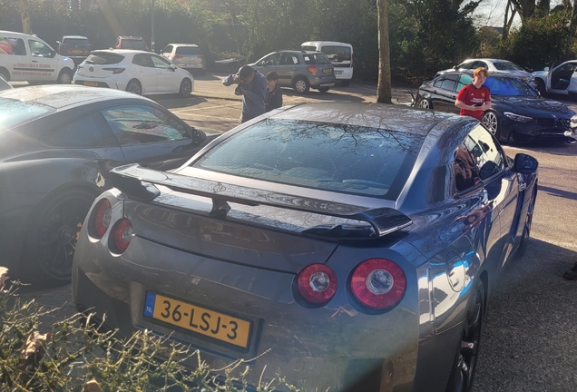Nissan GT-R