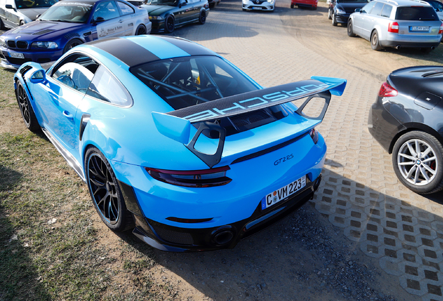 Porsche 991 GT2 RS Weissach Package