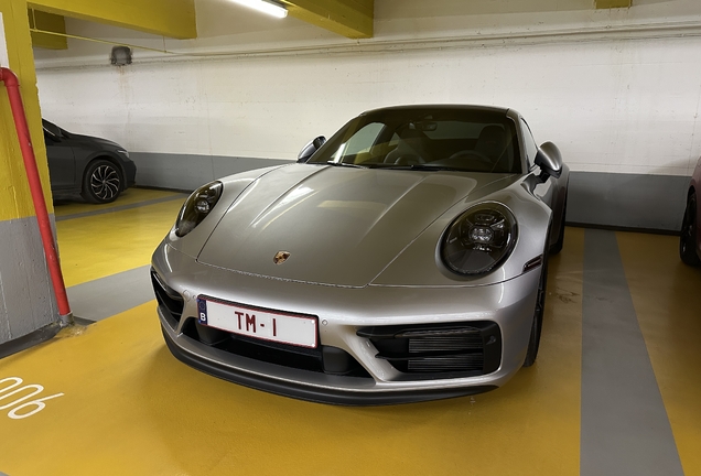 Porsche 992 Carrera 4 GTS