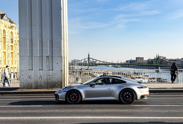Porsche 992 Carrera 4S