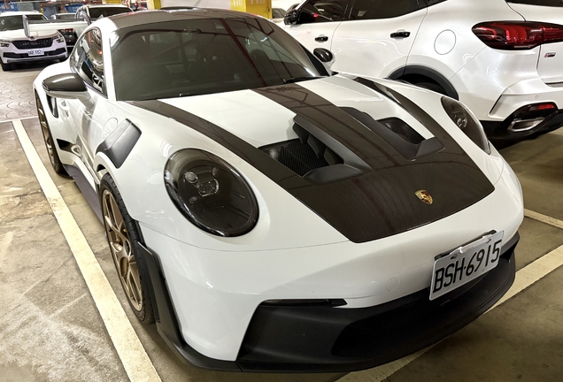 Porsche 992 GT3 RS Weissach Package