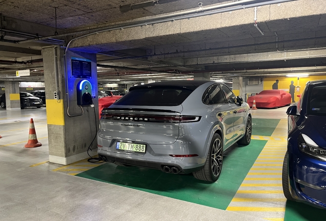 Porsche Cayenne Coupé Turbo E-Hybrid
