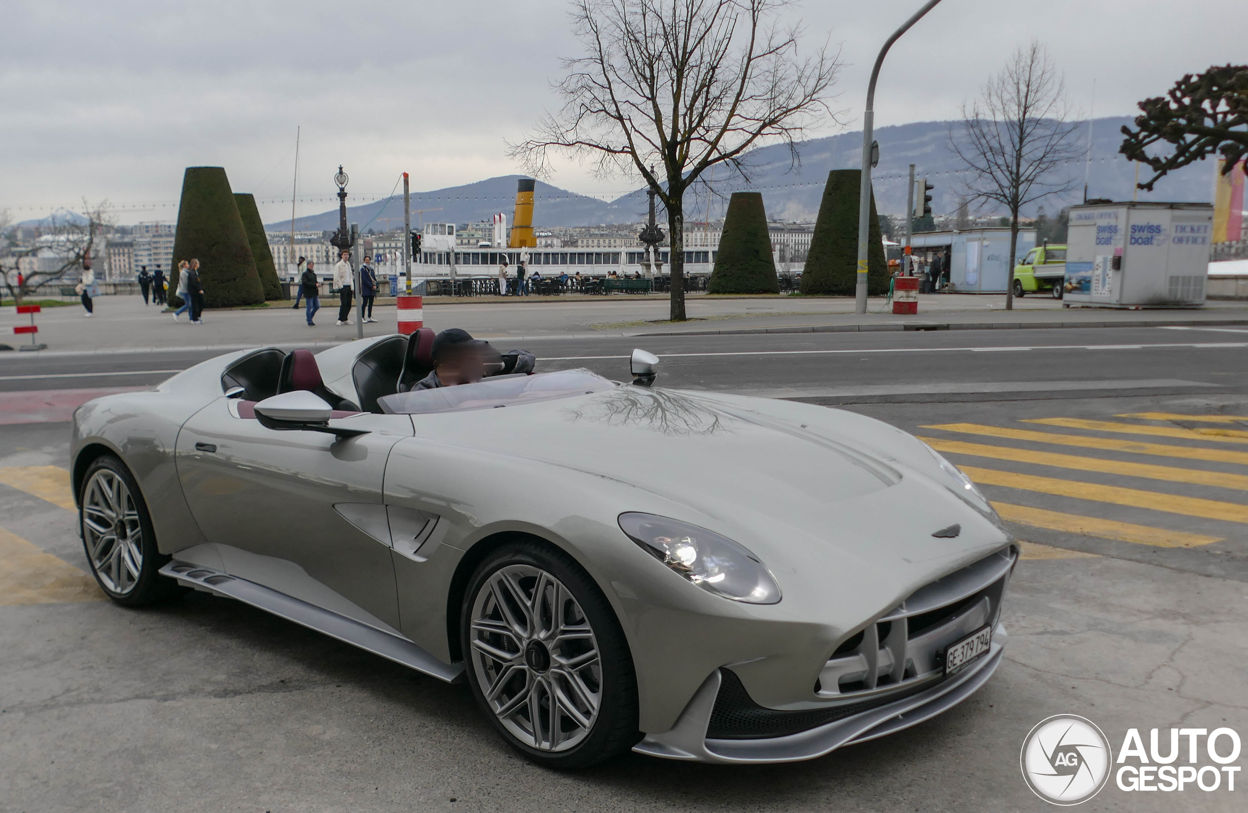 Spotter beleeft onvergetelijke ervaring in een Aston Martin DBR22