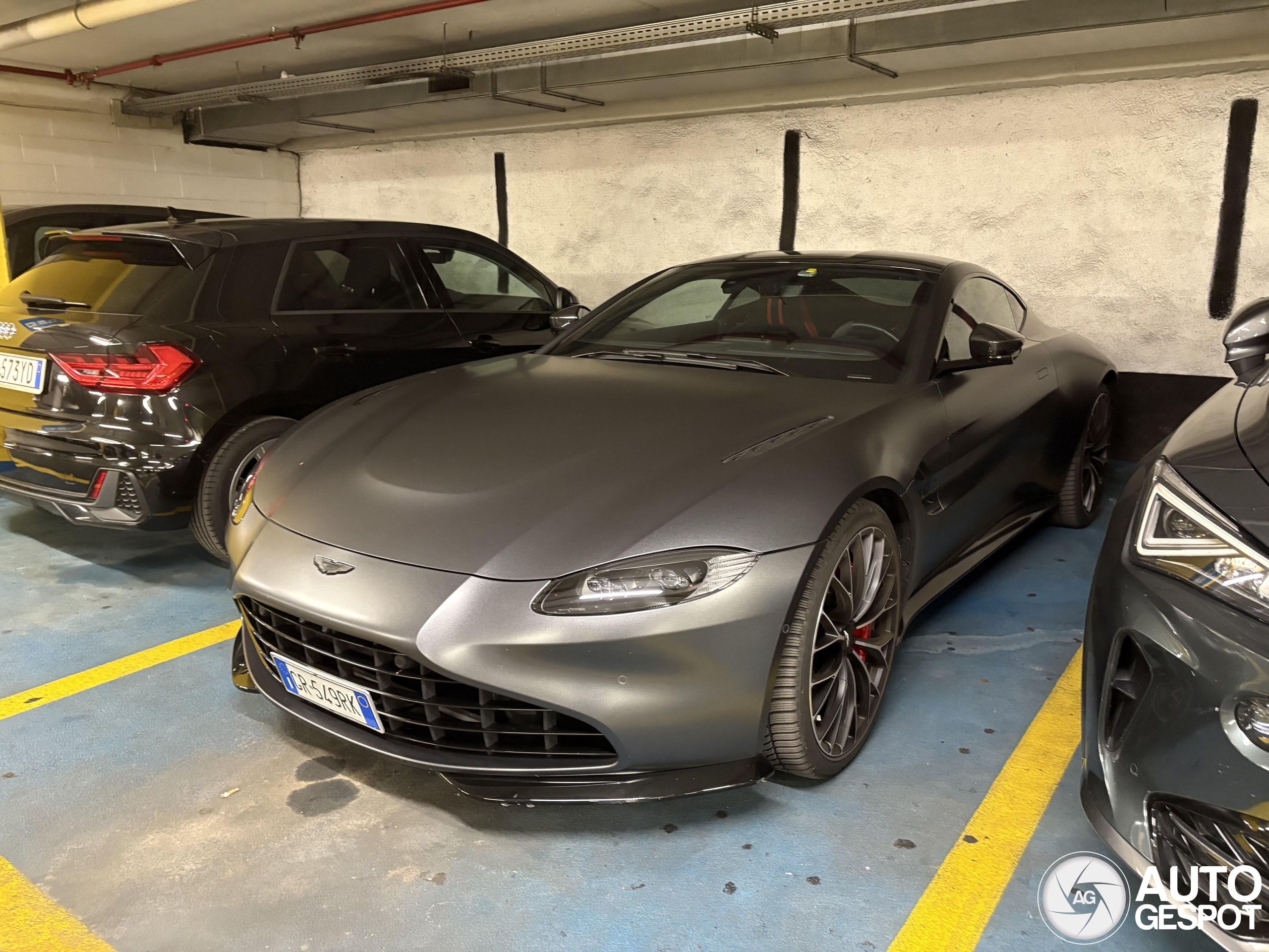 Aston Martin V8 Vantage 2018