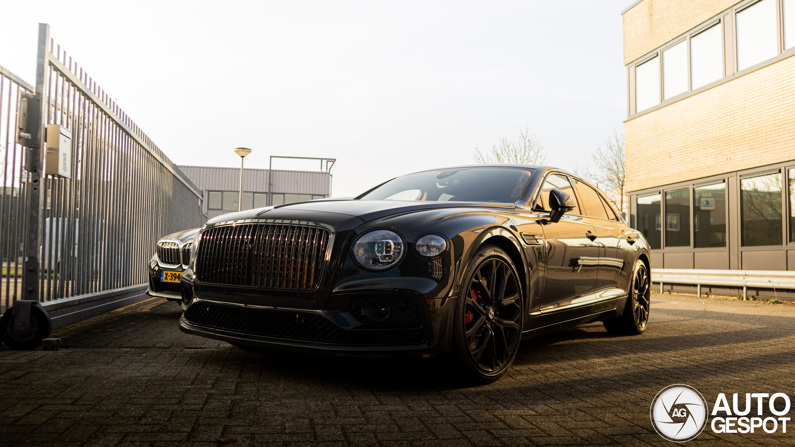 Bentley Flying Spur Hybrid S
