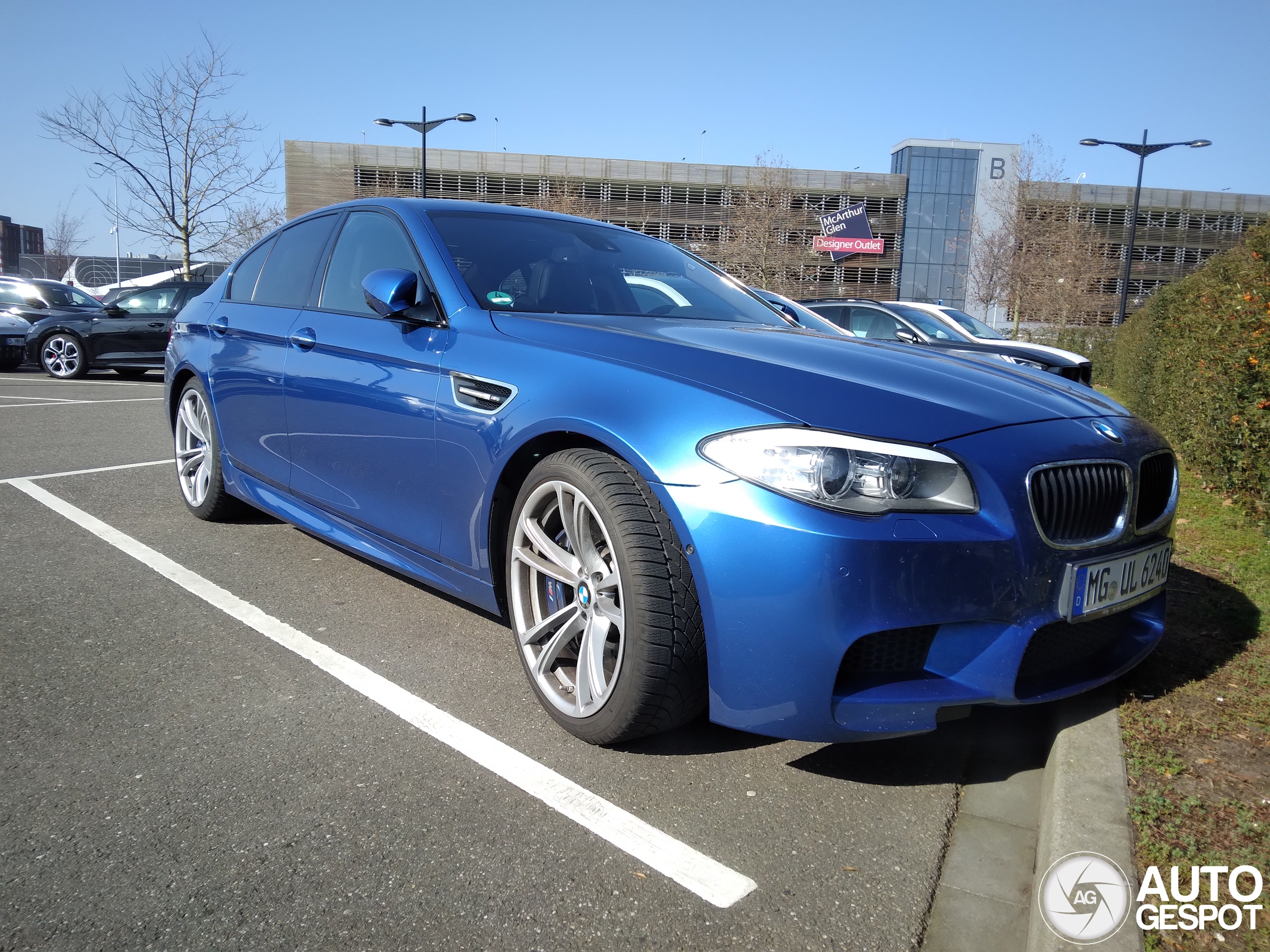BMW M5 F10 2011
