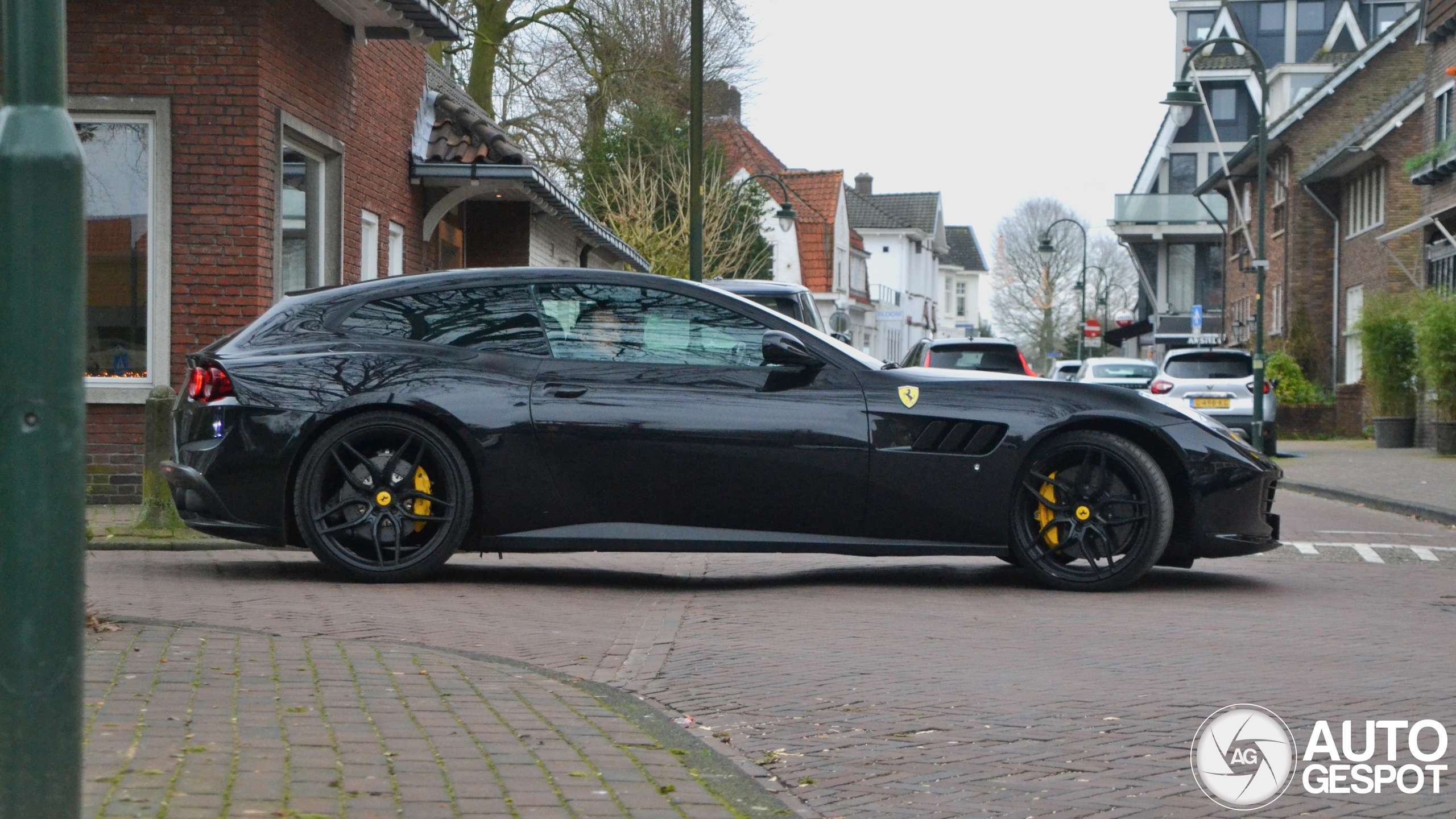 Ferrari GTC4Lusso T
