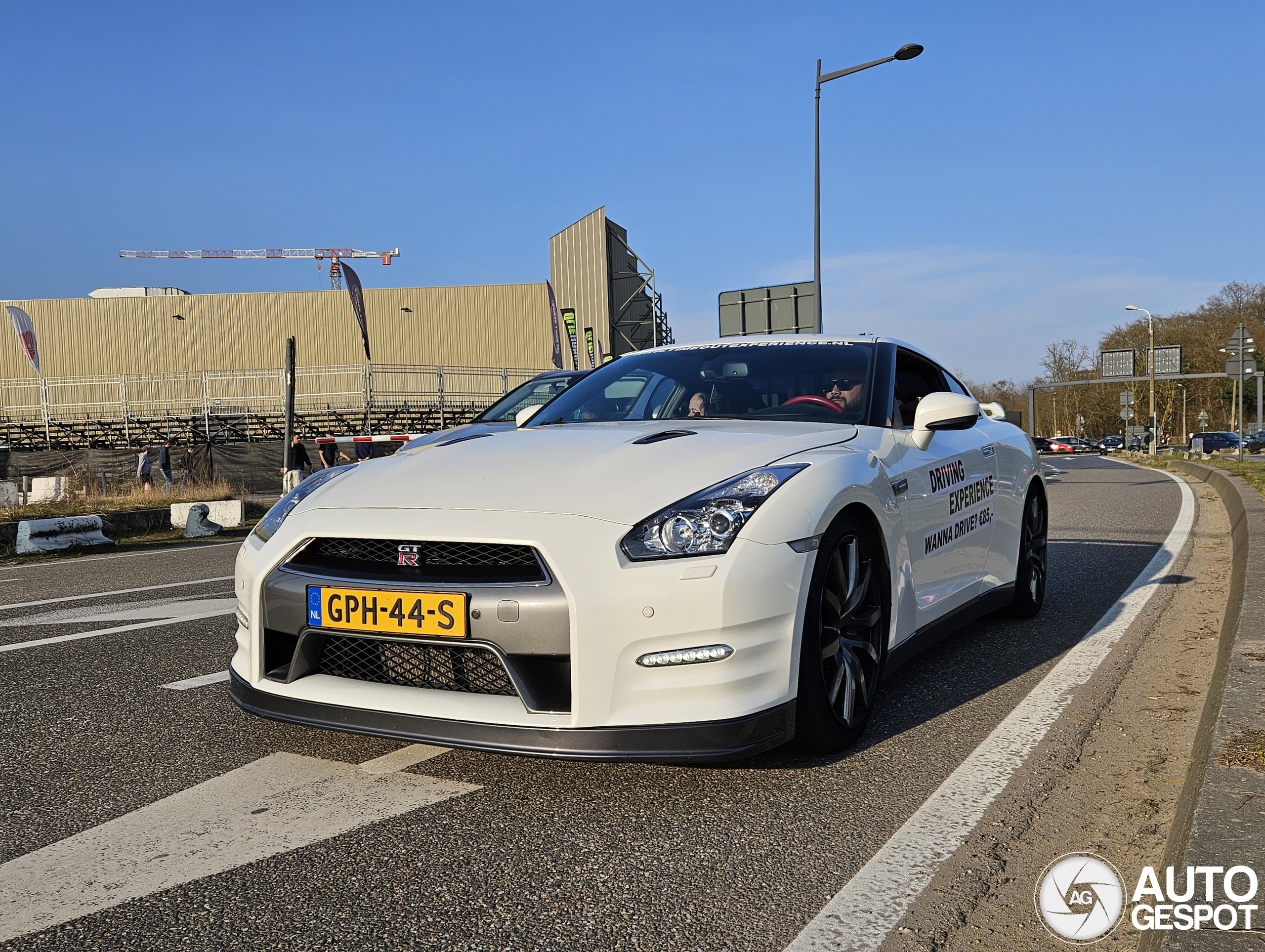 Nissan GT-R 2012
