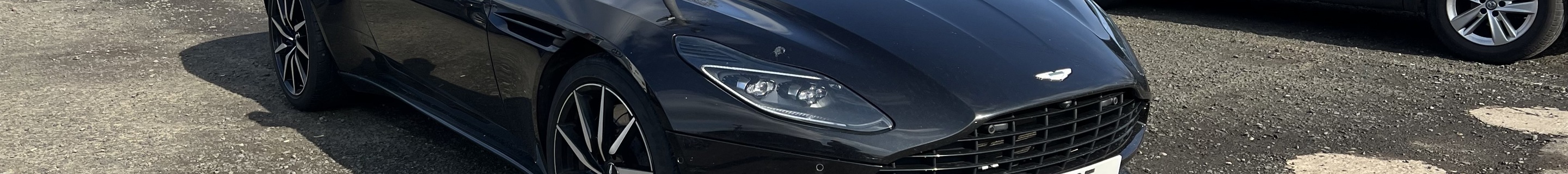 Aston Martin DB11 V8