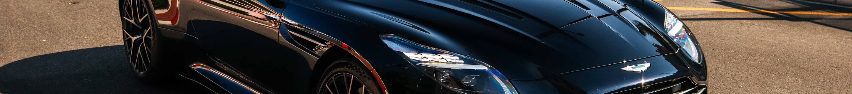 Aston Martin DB12 Volante