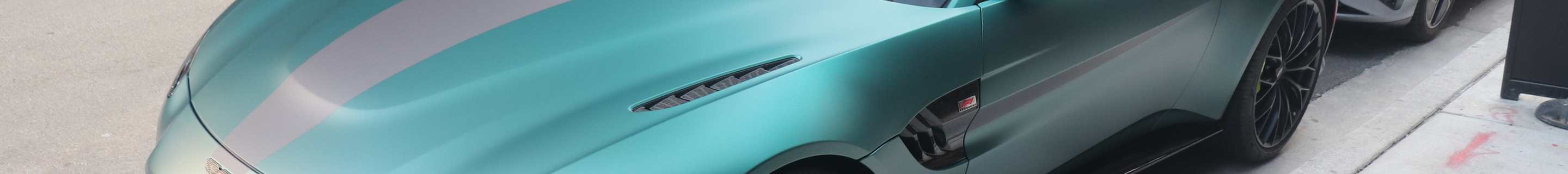 Aston Martin V8 Vantage Formula 1 Edition Roadster