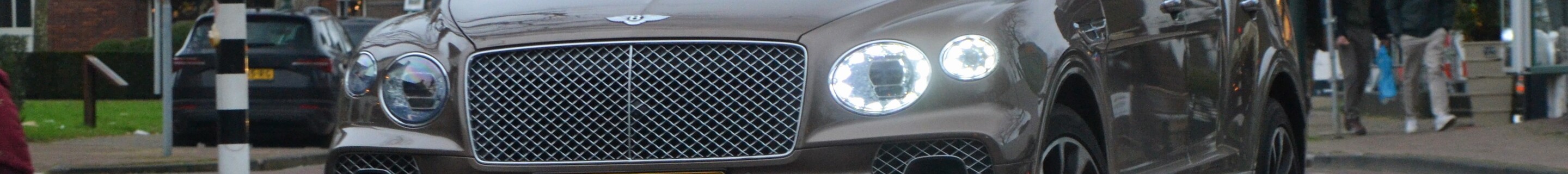 Bentley Bentayga Hybrid 2021