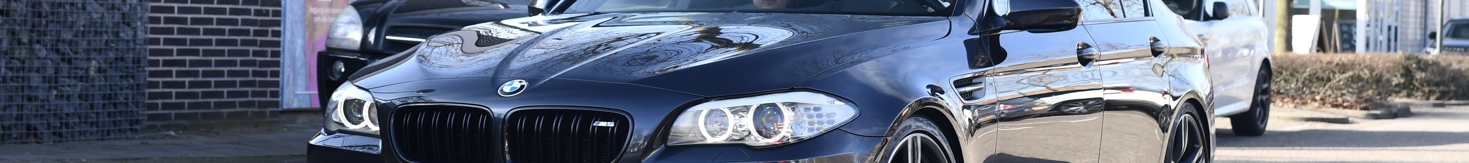 BMW M5 F10 2011