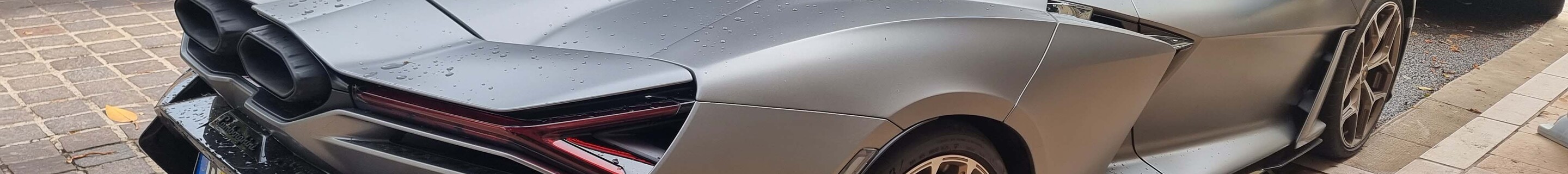 Lamborghini Revuelto