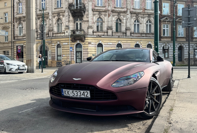 Aston Martin DB11 V8