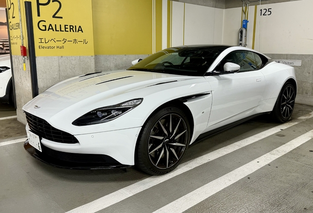 Aston Martin DB11