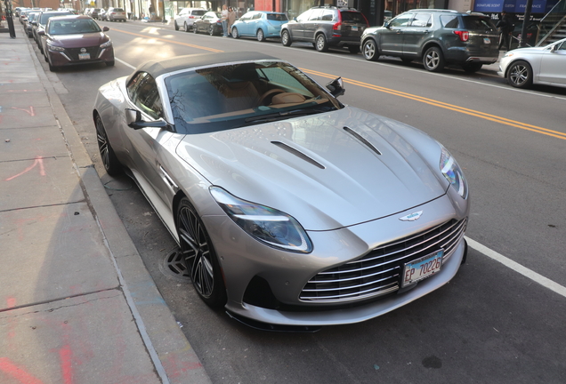 Aston Martin DB12 Volante