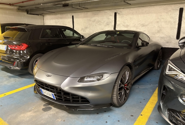 Aston Martin V8 Vantage 2018
