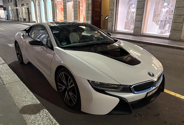 BMW i8