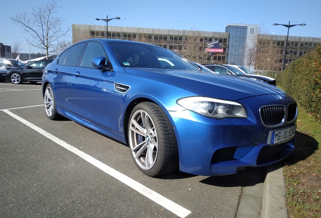 BMW M5 F10 2011