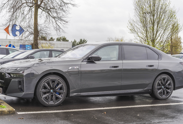 BMW M760e xDrive