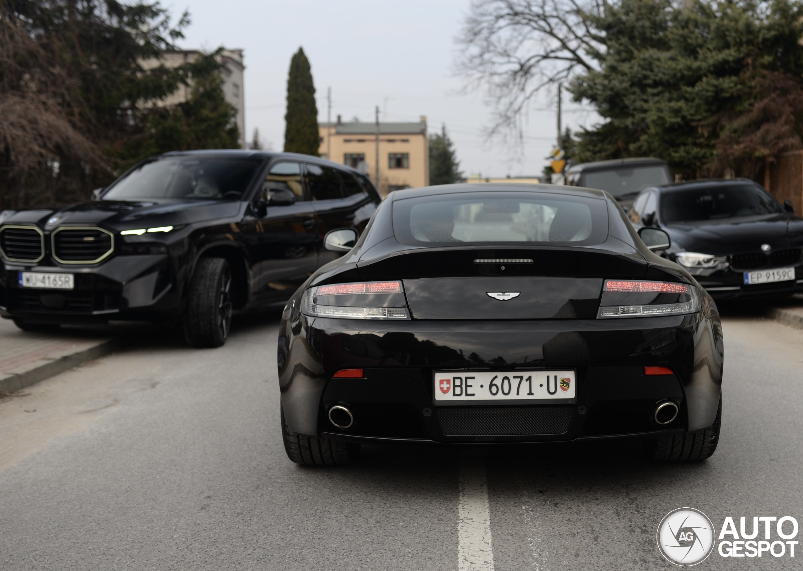 Aston Martin V8 Vantage 2012