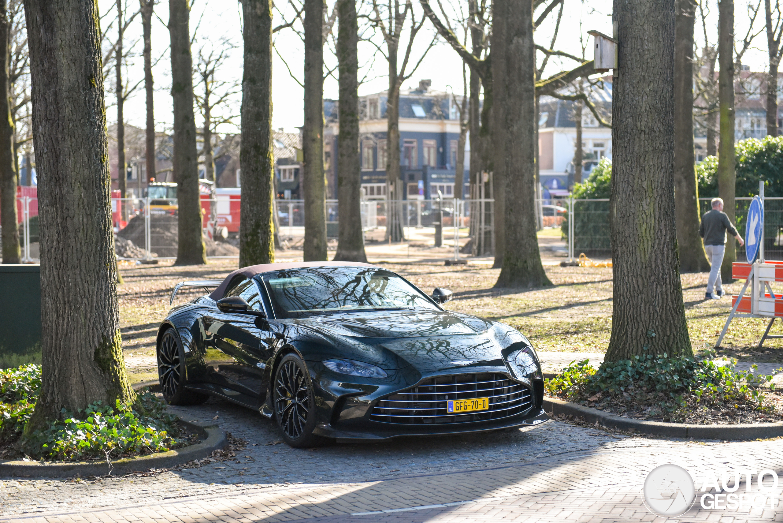 Aston Martin V12 Vantage Roadster 2023