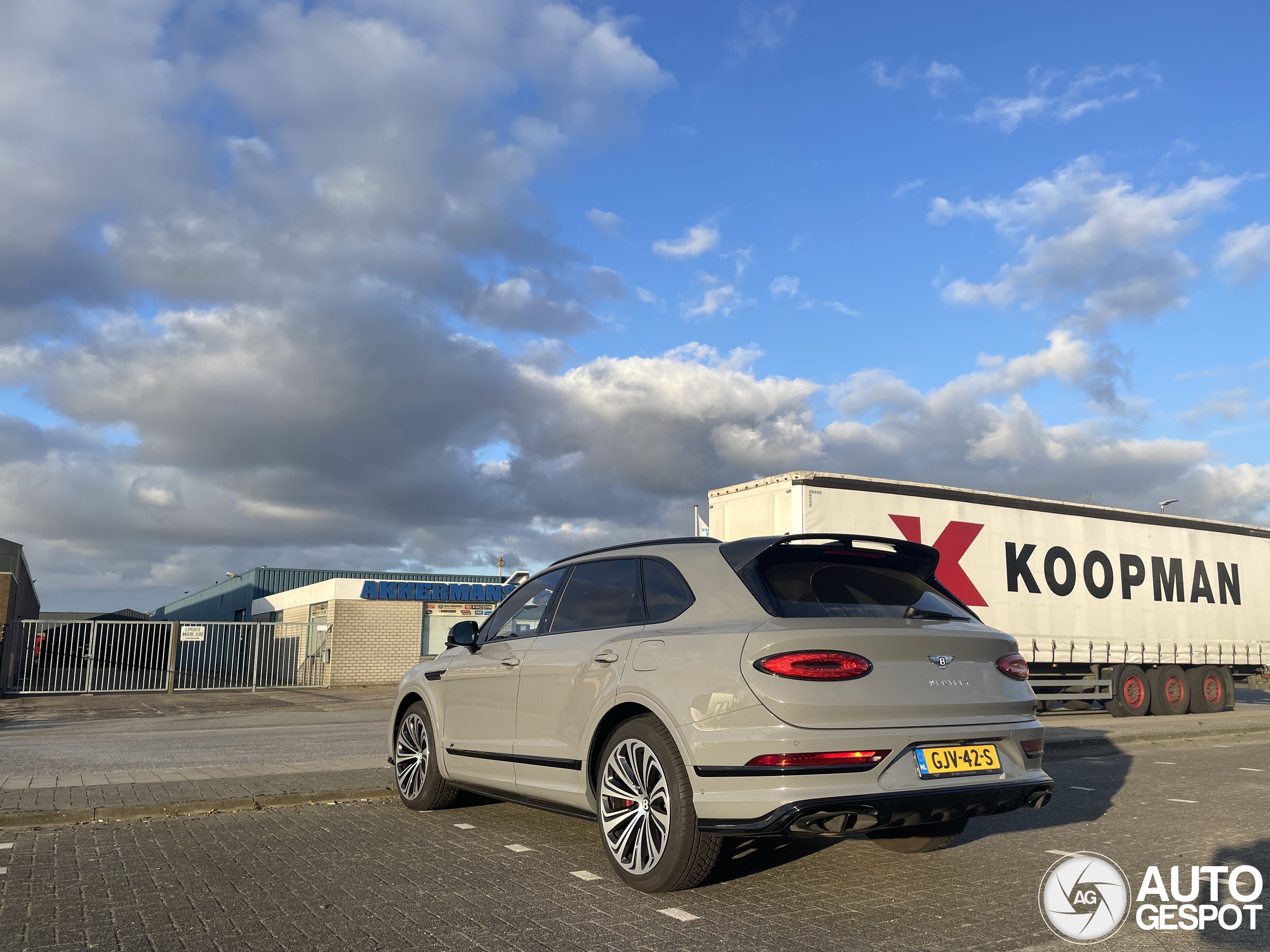 Bentley Bentayga Hybrid S