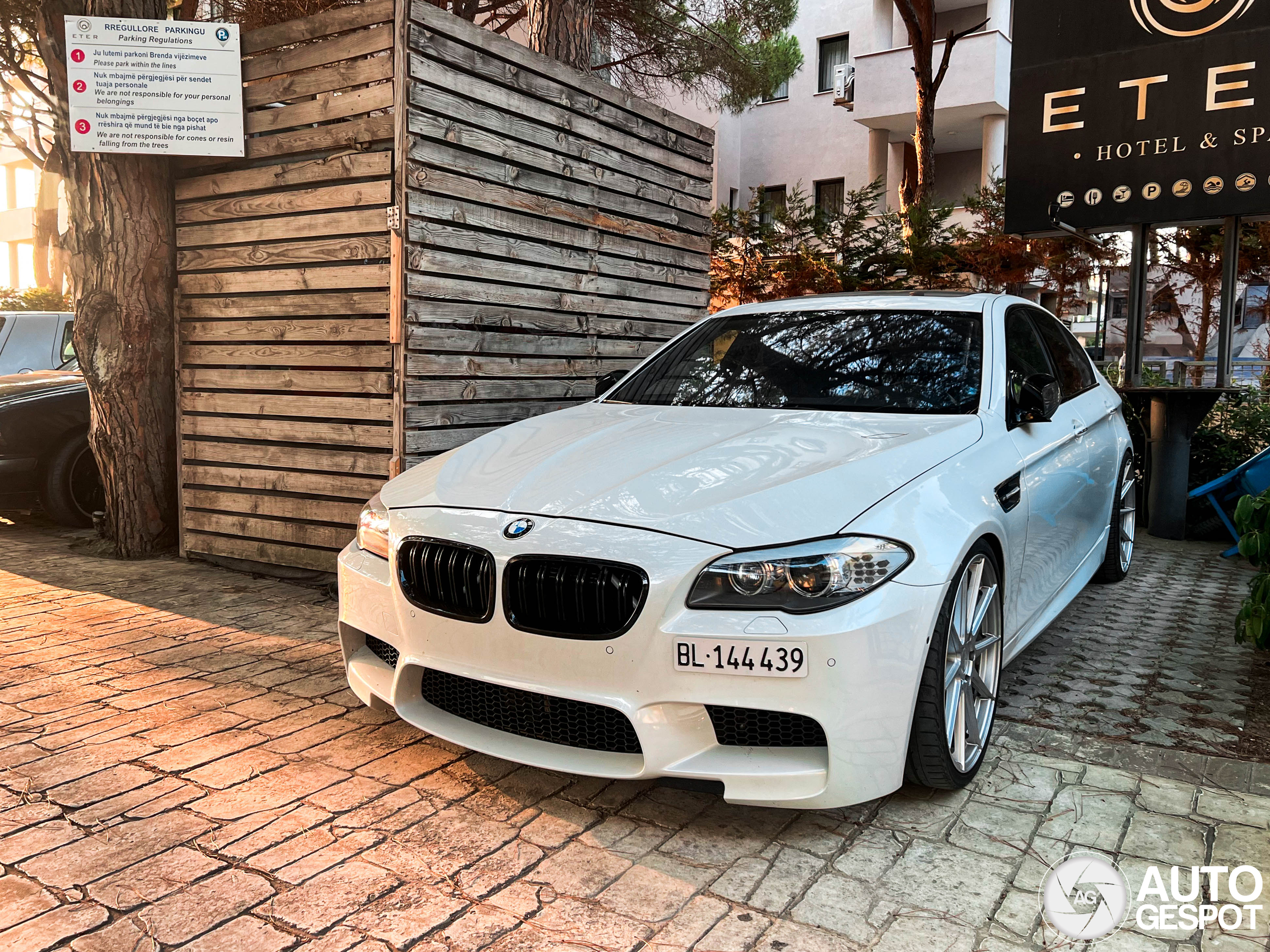 BMW M5 F10 2011