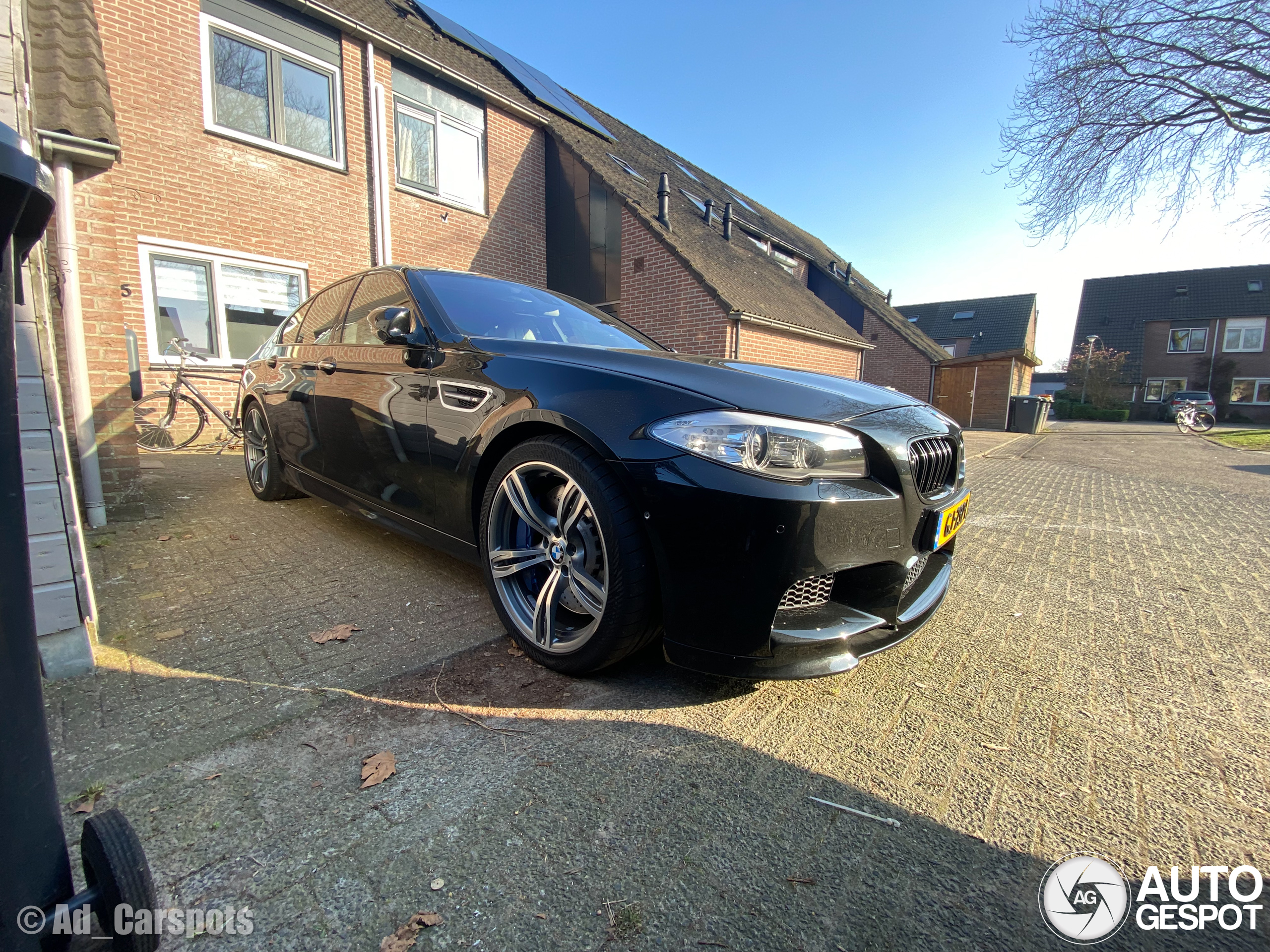 BMW M5 F10 2011