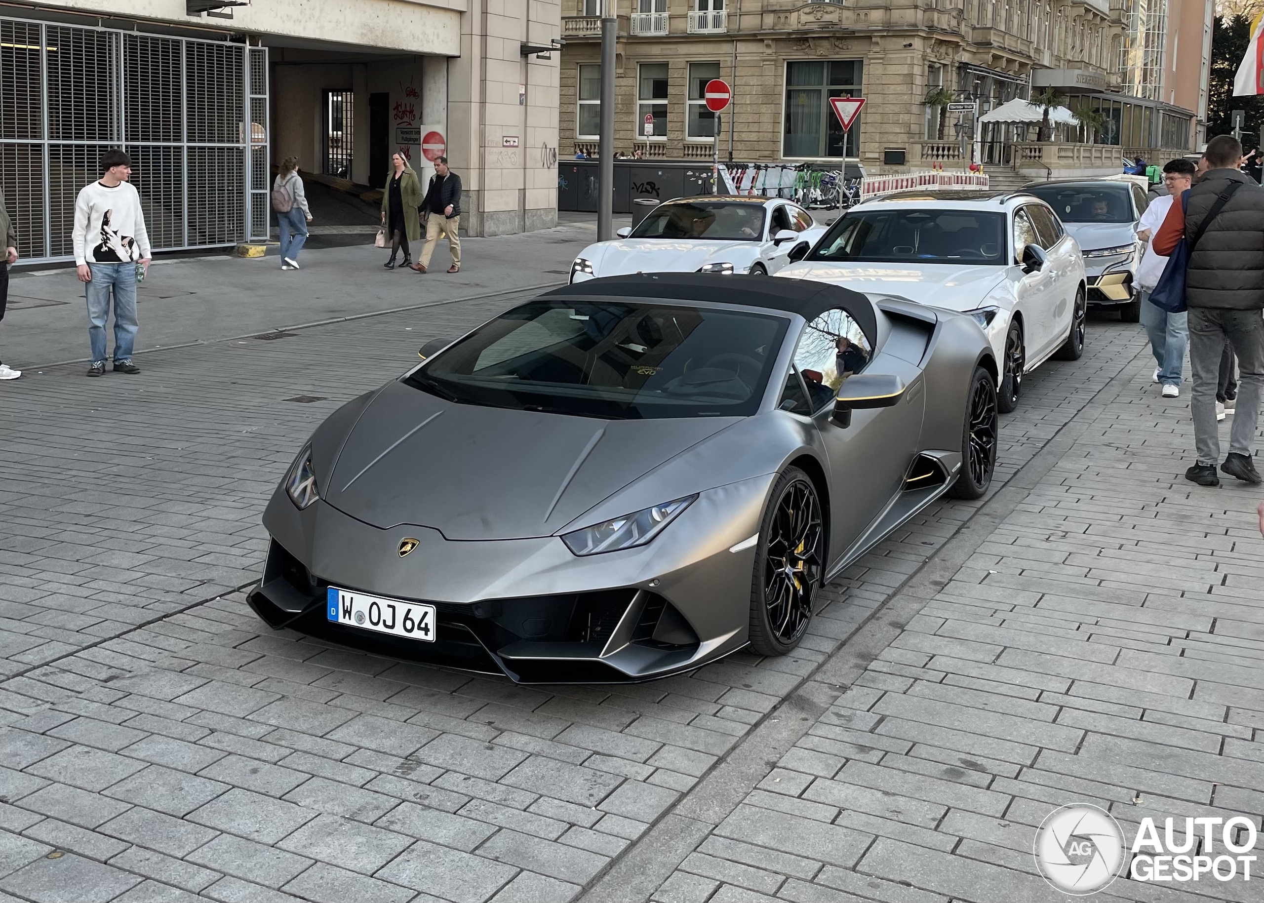 Lamborghini Huracán LP640-4 EVO Spyder