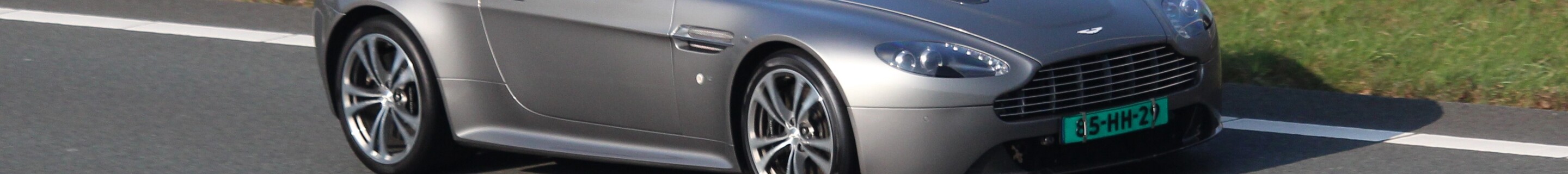 Aston Martin V12 Vantage