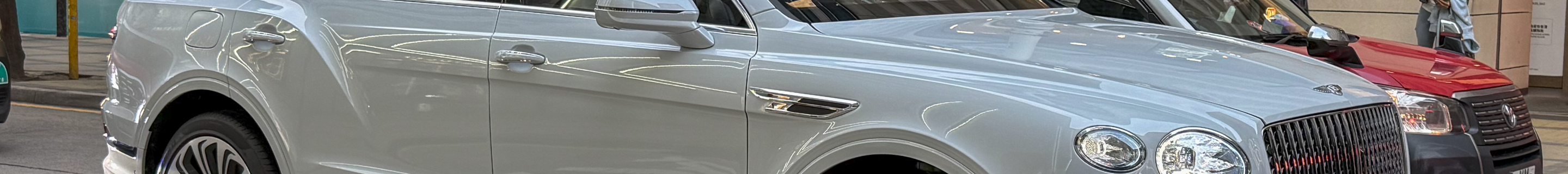 Bentley Bentayga Azure EWB