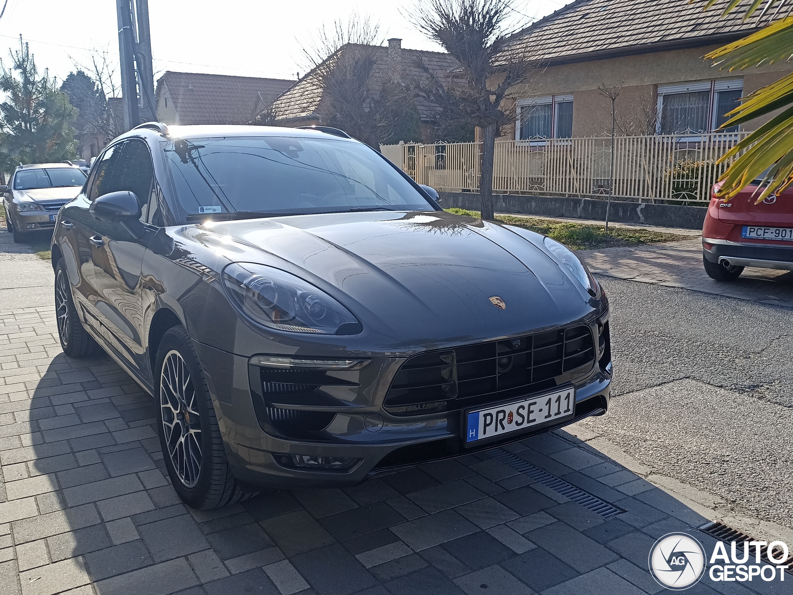 Porsche 95B Macan Turbo