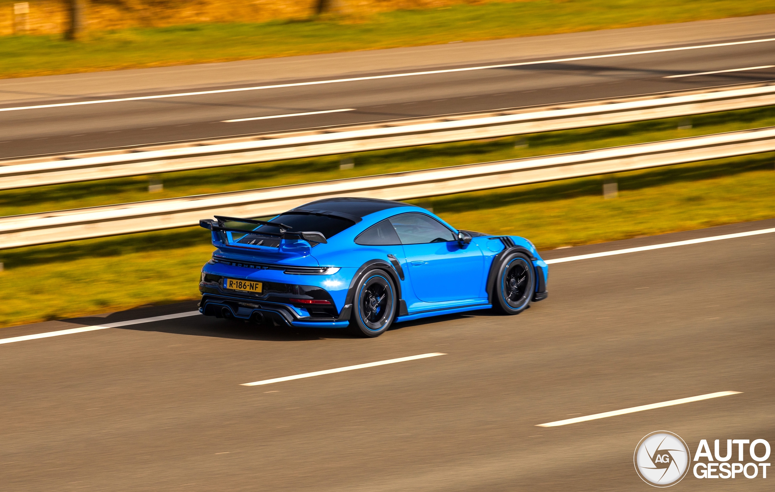 Unieke Porsche TechArt 992 GT Street R gespot in Amersfoort