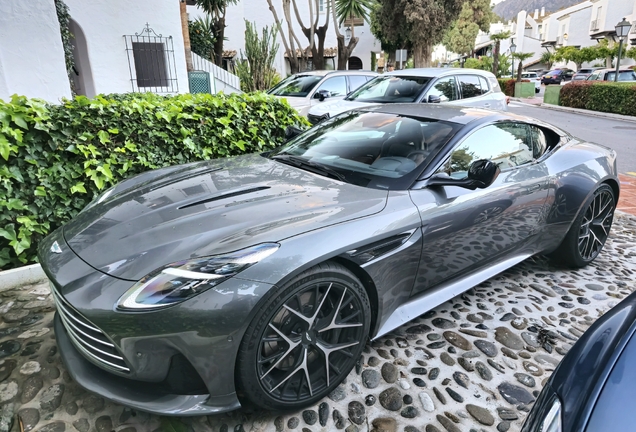 Aston Martin DB12
