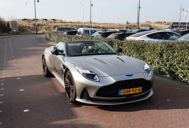 Aston Martin DB12 Volante