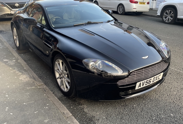 Aston Martin V8 Vantage 2012