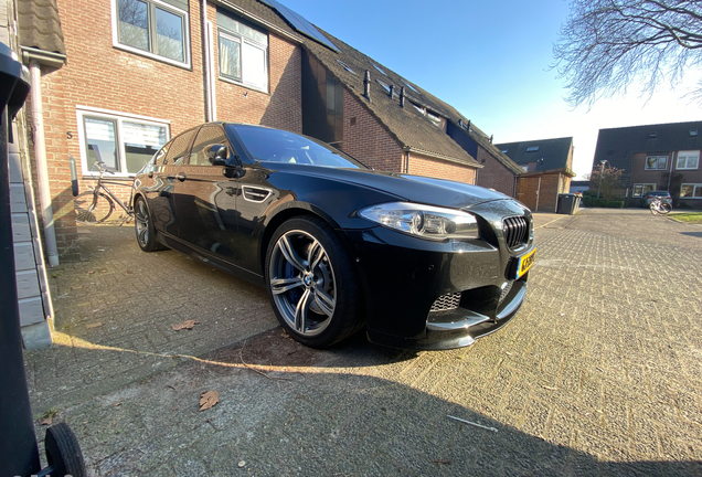 BMW M5 F10 2011