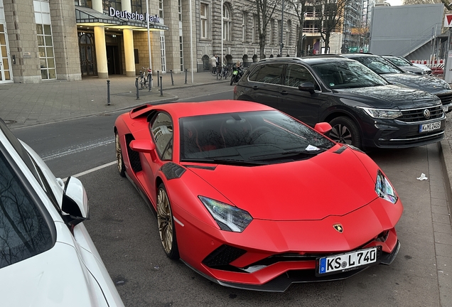 Lamborghini Aventador S LP740-4