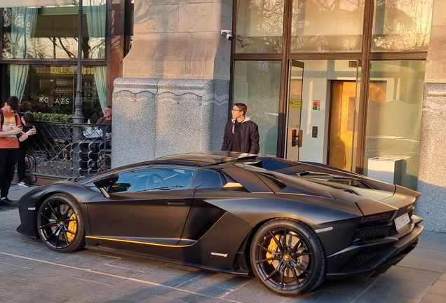 Lamborghini Aventador S LP740-4 Roadster