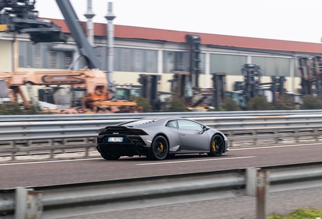 Lamborghini Huracán LP640-4 EVO