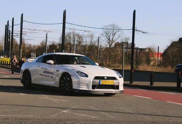 Nissan GT-R 2012