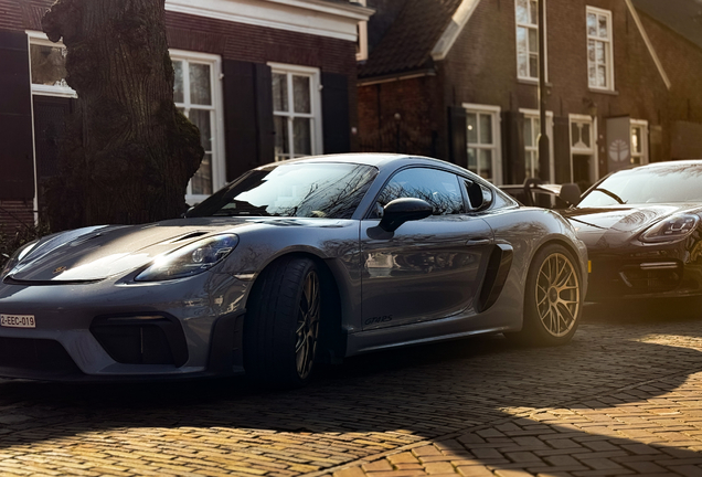 Porsche 718 Cayman GT4 RS