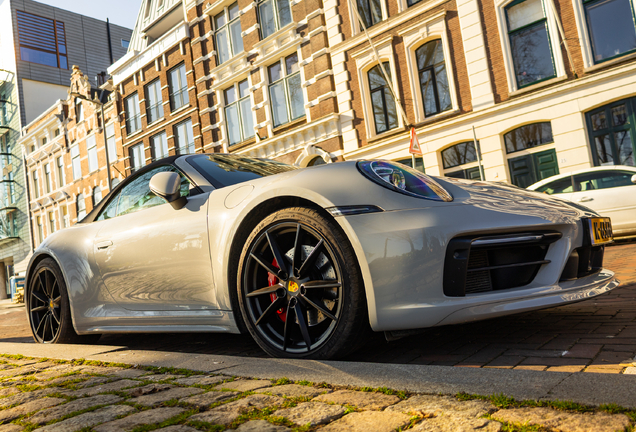 Porsche 992 Carrera 4S Cabriolet