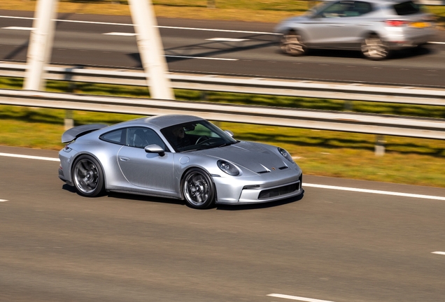 Porsche 992 GT3 Touring