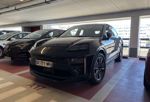 Porsche Macan EV Turbo
