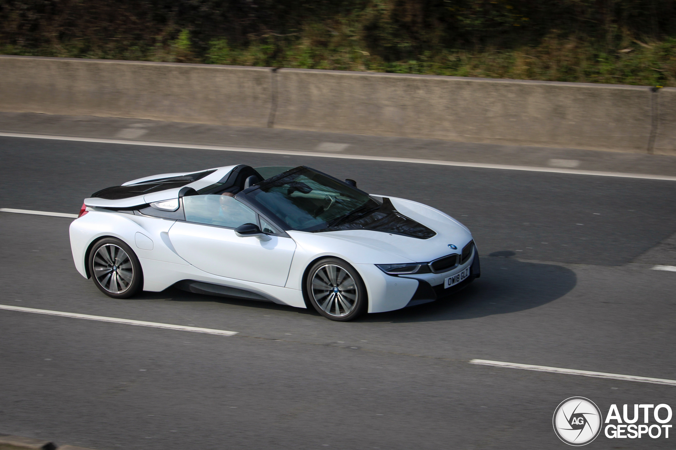 BMW i8 Roadster